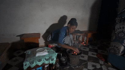 女孩声说自己16年不吃不喝 甚至连厕所都不用上!插图15 女孩声称自己16年不吃不喝 甚至连厕所都不用上!