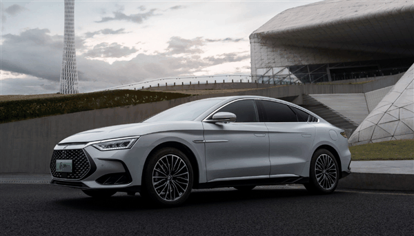 比亚迪汉夺得中大型轿车周销冠军:奥迪A6L、奔驰E级都不是对手插图1 比亚迪汉夺得中大型轿车周销冠军:奥迪A6L、奔驰E级都不是对手