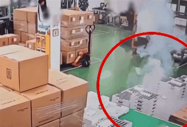 韩国电池厂大火监控视频曝光：锂电池冒烟后迅速爆燃