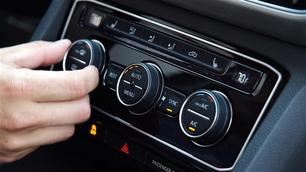 国内多地气温超42℃ 网约车未按要求开空调乘客可拨打12328