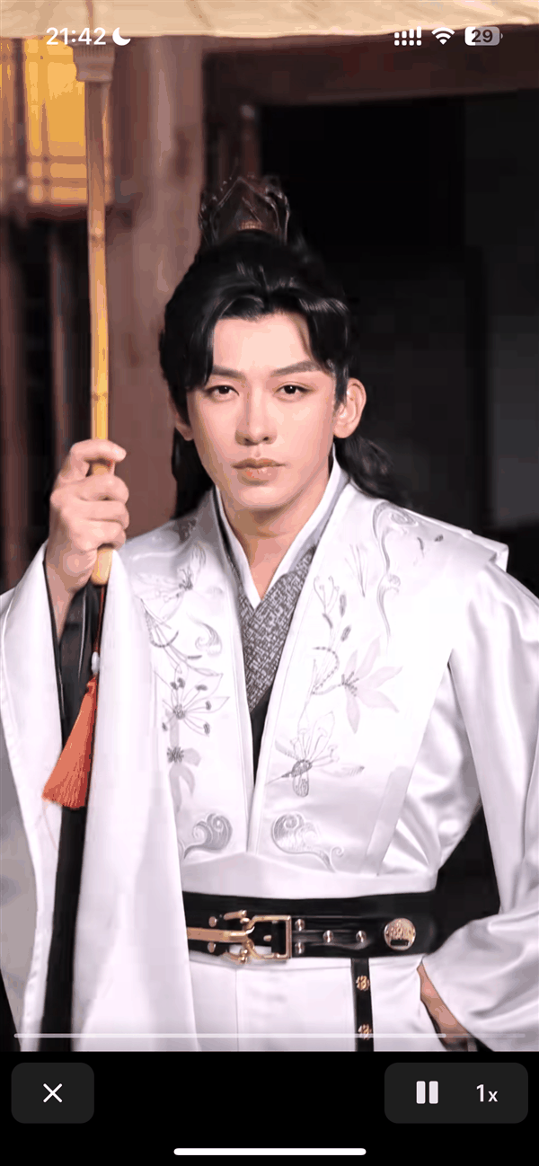 杨迪爆改《庆余年》范闲五竹引热议:手机面部识别失败堪比换头插图2 杨迪爆改《庆余年》范闲五竹引热议:手机面部识别失败堪比换头