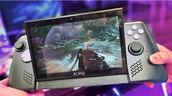 威刚展示全新XPG NIA游戏掌机：可随意调节屏幕角度