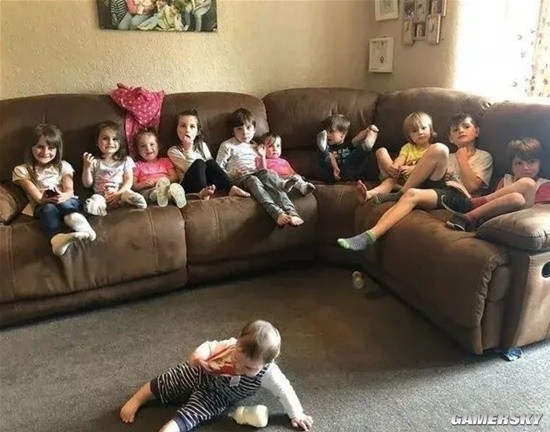 英国夫妇30年生了22个小孩引围观:创下”全英人口最多家庭”记录插图 英国夫妇30年生了22个小孩引围观:创下”全英人口最多家庭”记录插图