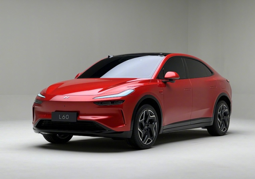 乐道L60黑色内饰曝光,HUD+大横屏,极简风看齐特斯拉?插图7 乐道L60黑色内饰曝光,HUD+大横屏,极简风看齐特斯拉?