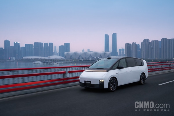 50万以上销量第一！李想吹的“牛”被余承东实现了