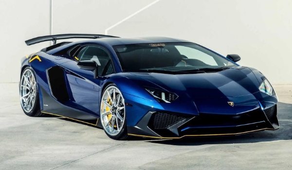 兰博基尼标志图片及车标含义插图2 兰博基尼