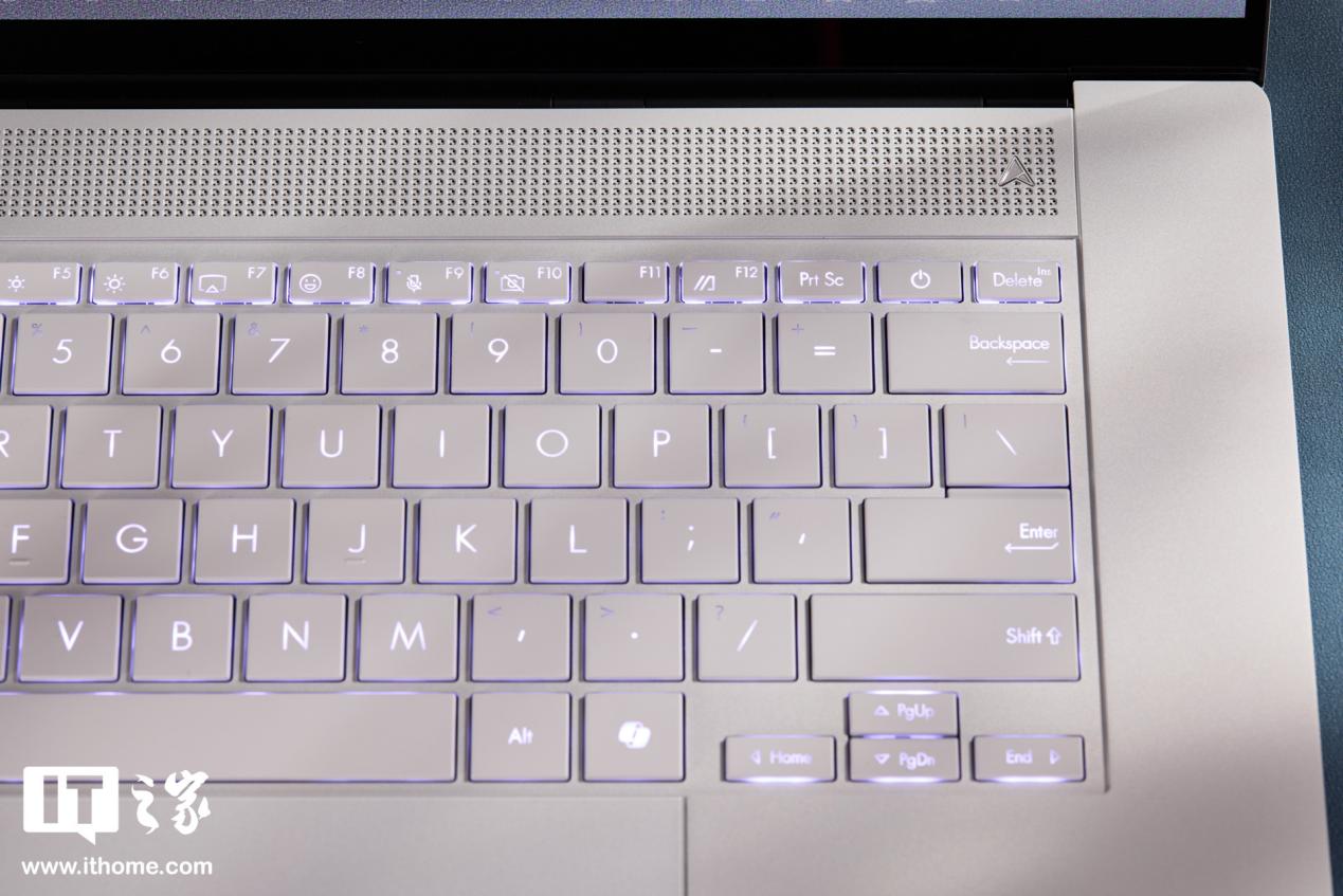 华硕灵耀 16 Air AI 超轻薄本体验：颜值出众，高科技陶瓷铝质感上佳