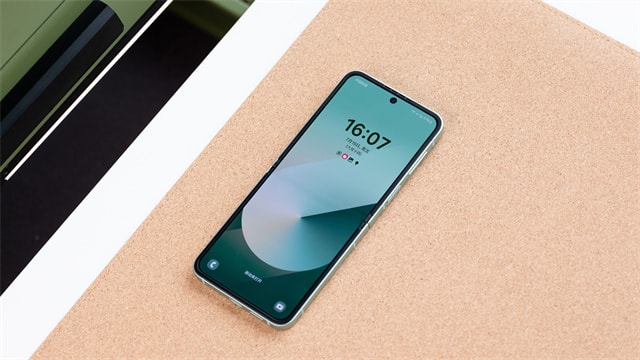 三星Galaxy Z Flip6体验怎么样 三星Galaxy Z Flip6体验评测插图3