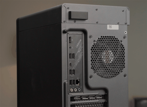 买了个一万块的台式机 结果放了个笔记本电脑的处理器?插图7 买了个一万块的台式机 结果放了个笔记本电脑的处理器?