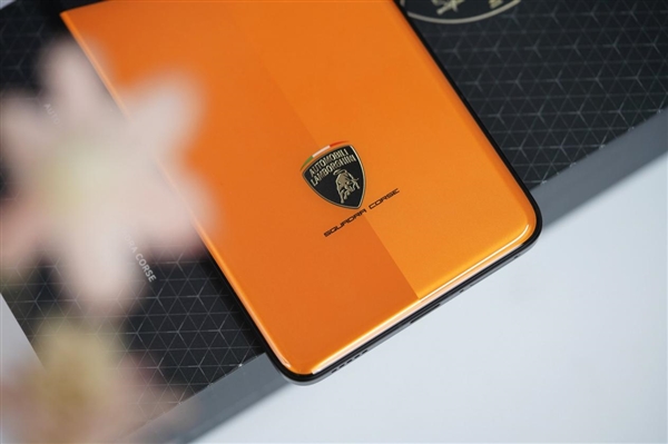 兰博基尼定制!Redmi K70至尊冠军版图赏插图11 兰博基尼定制!Redmi K70至尊冠军版图赏