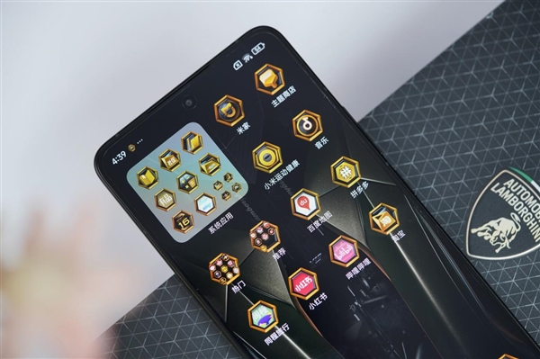 兰博基尼定制!Redmi K70至尊冠军版图赏插图2 兰博基尼定制!Redmi K70至尊冠军版图赏