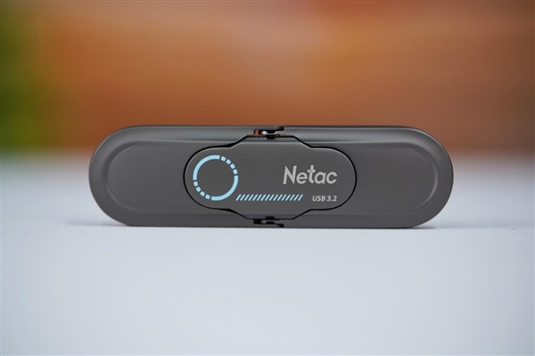 狂飙支持1000MB/s！朗科US9高速固态U盘图赏