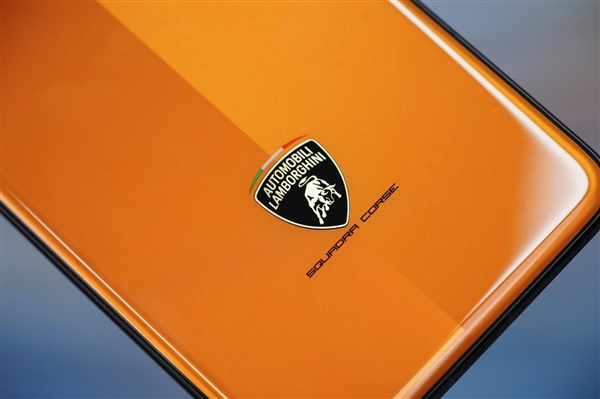 兰博基尼定制!Redmi K70至尊冠军版图赏插图12 兰博基尼定制!Redmi K70至尊冠军版图赏