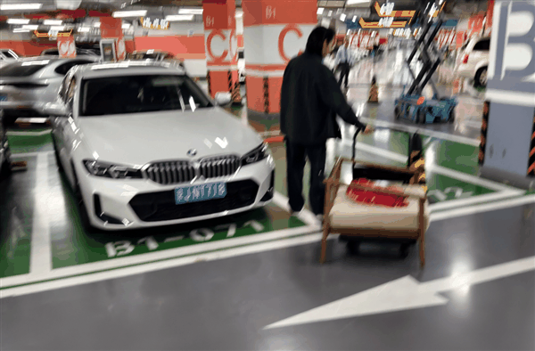 探访完美世界总部：近千员工 集体“毕业”