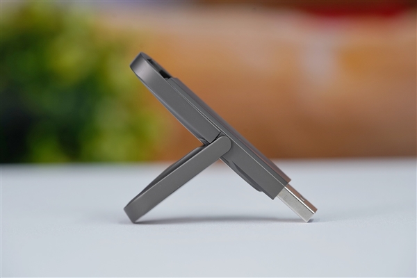 狂飙支持1000MB/s！朗科US9高速固态U盘图赏