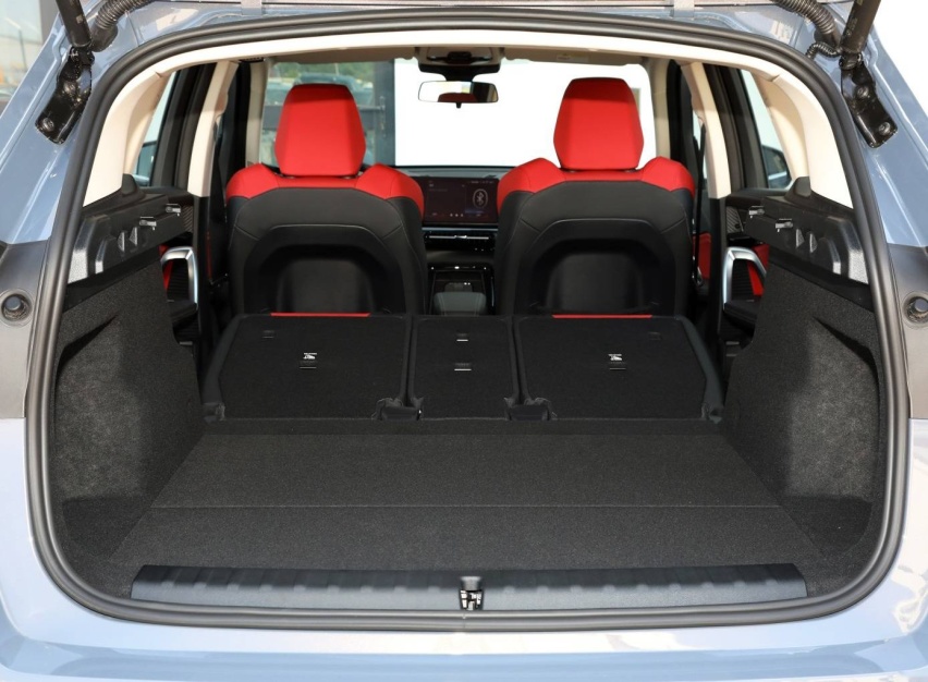 23款宝马X1最低只要21万，空间媲美X3，你买不买？