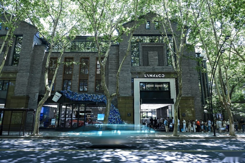 汇聚历史人文，尽显明日格调，领克首款纯电轿车Z10亮相西子湖畔