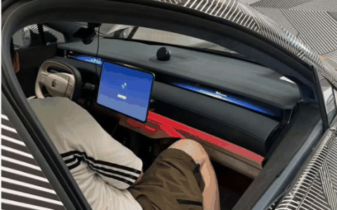 预售80万！蔚来旗舰行政轿车ET9内饰首曝：搭载贯穿屏幕+椭圆方向盘