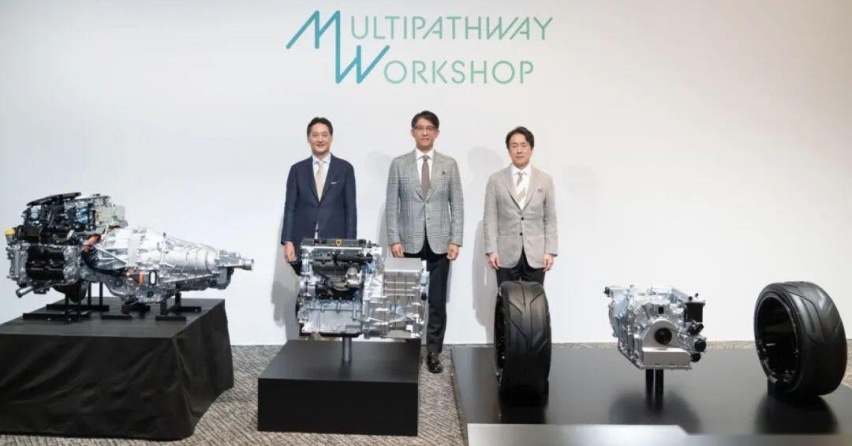 全新一代丰田卡罗拉曝光!外观看齐新皇冠,有望搭载1.5L新引擎插图10 全新一代丰田卡罗拉曝光!外观看齐新皇冠,有望搭载1.5L新引擎