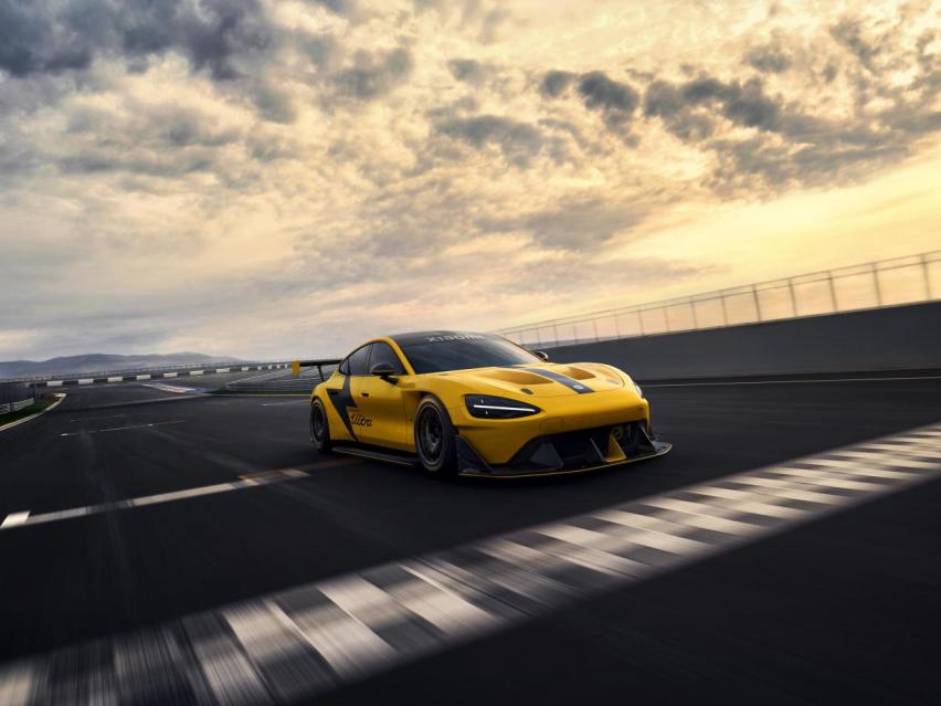 挑战最快四门电车，小米 SU7 Ultra 原型车全球首发