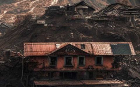 印尼一金矿因山洪及山体滑坡致11人死亡 288栋房屋受损