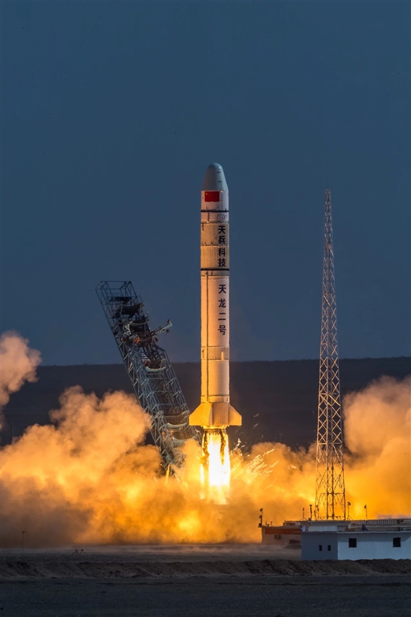 820吨推力火箭起火爆炸：天兵科技工作人员称会继续试车！