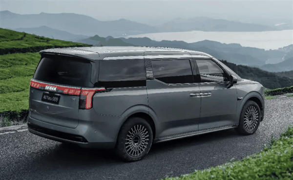 尺寸增加、新增七座!新款极氪009官图发布:现款50万起插图1 尺寸增加、新增七座!新款极氪009官图发布:现款50万起