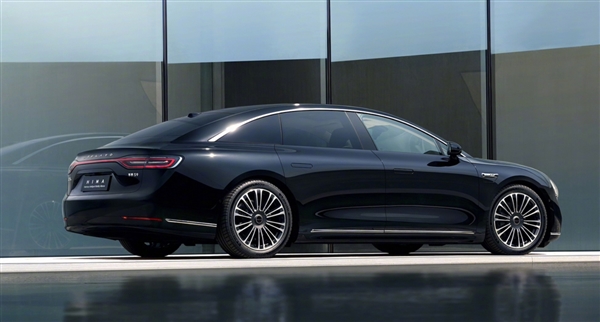 国宾级奢华！余承东晒享界S9内饰：首发轿车后排零重力座椅、星河画卷