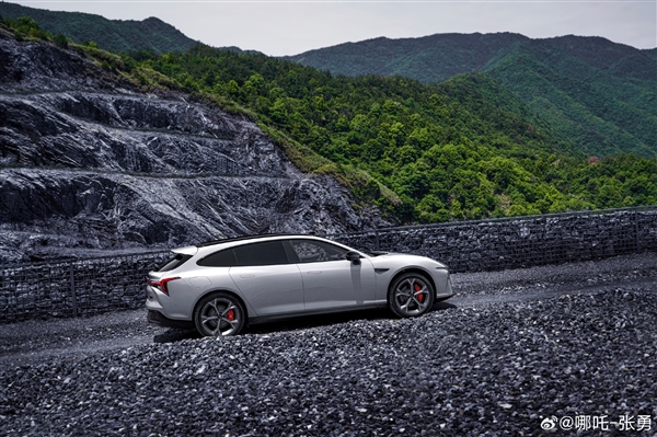 哪吒S猎装车官图公布:颜值、操控、空间要啥有啥插图1 哪吒S猎装车官图公布:颜值、操控、空间要啥有啥