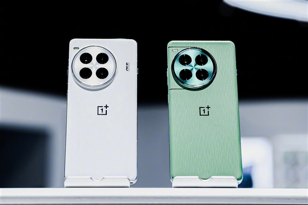 骁龙8 Gen3续航怪兽!一加Ace 3 Pro明天首销:3199元起插图 骁龙8 Gen3续航怪兽!一加Ace 3 Pro明天首销:3199元起