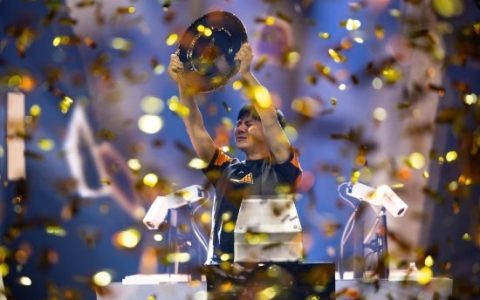 中国格斗游戏第一人！小孩电竞世界杯夺冠 拿215万奖金：证明了自己