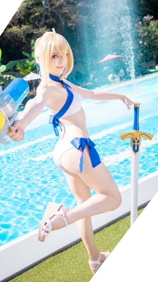 俄妹COS《Fate》Saber 泳装呆毛王靓丽吸睛插图4 俄妹COS《Fate》Saber 泳装呆毛王靓丽吸睛