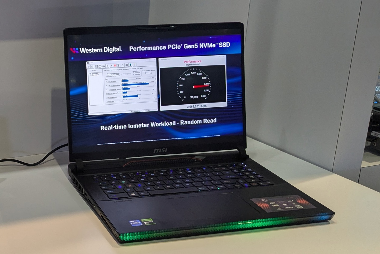 顺序读取接近 15GB/s ！西部数据展示客户端 PCIe Gen5 固态硬盘