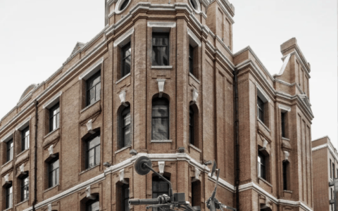 钱江V缸巡航摩托车闪250上市：16999 元