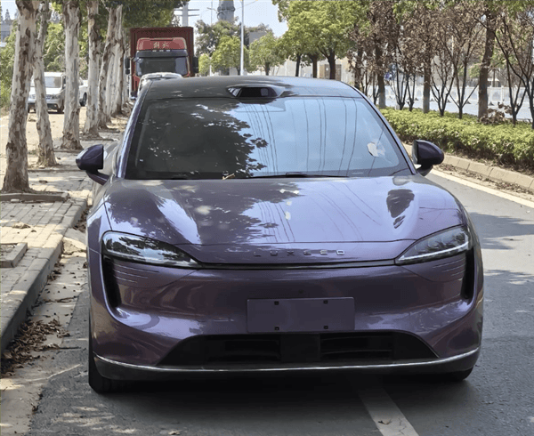 紫色宽体SUV来袭！鸿蒙智行智界R7，上量就靠它了？