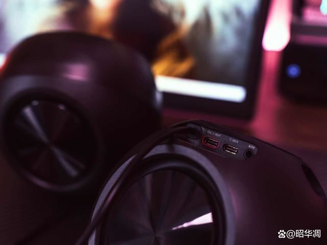 迷你音箱也能嗨翻天! 创新PEBBLE X桌面迷你音箱测评插图7 迷你音箱也能嗨翻天! 创新PEBBLE X桌面迷你音箱测评插图7