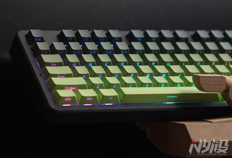 人体工学+三模操控! 前行者一方X87三模机械键盘拆解评测插图9 人体工学+三模操控! 前行者一方X87三模机械键盘拆解评测插图9