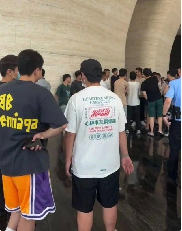 成长的烦恼：极氪001 新车上市，老车主维权是因为“背刺”？插图