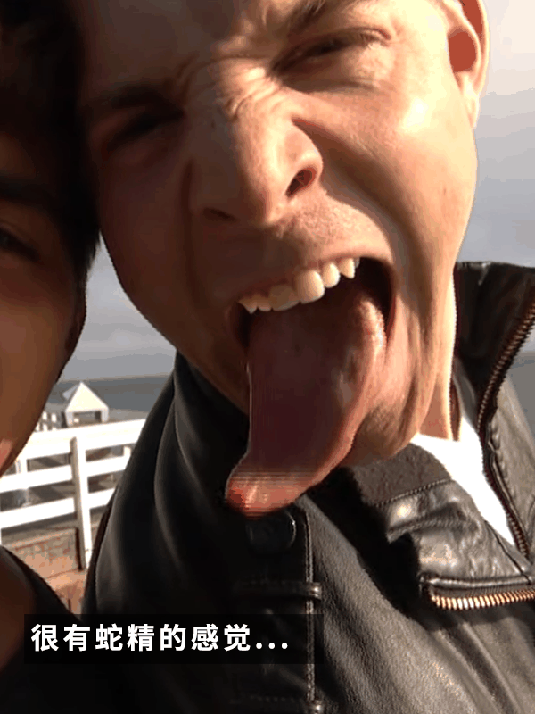 美国一姐姐拥有世界最宽的舌头!一次性可吃四个棒棒糖插图9 美国一姐姐拥有世界最宽的舌头!一次性可吃四个棒棒糖