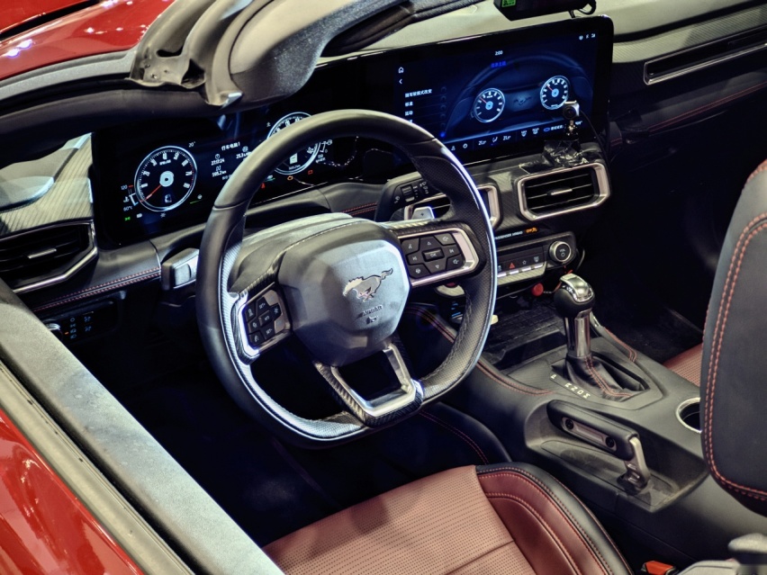 短试福特全新一代Mustang:暴雨中感受汽油味信仰插图12 短试福特全新一代Mustang:暴雨中感受汽油味信仰插图12