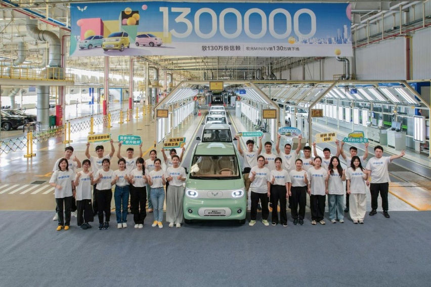 第三代宏光MINIEV215KM青春版4.08万元正式上市