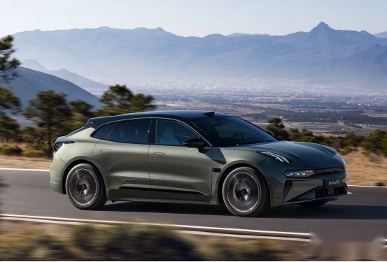 30万元预算,2025款极氪001和小米SU7选谁更有性价比?插图4 30万元预算,2025款极氪001和小米SU7选谁更有性价比?