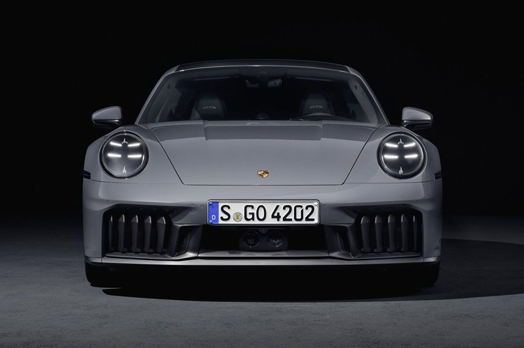 换装3.6T混动,最受欢迎的跑车,全新保时捷911来了!插图2 换装3.6T混动,最受欢迎的跑车,全新保时捷911来了!