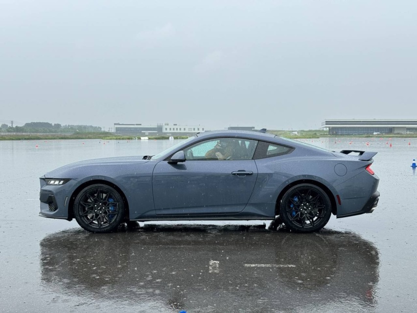 短试福特全新一代Mustang:暴雨中感受汽油味信仰插图11 短试福特全新一代Mustang:暴雨中感受汽油味信仰插图11