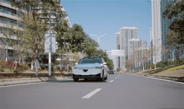 中美无人驾驶巅峰对决 老司机正在改变历史