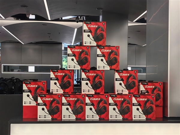 171台都是i9-14900K!全国最大全场i9K网咖开业 曾经的网吧彻底变了插图10 171台都是i9-14900K!全国最大全场i9K网咖开业 曾经的网吧彻底变了