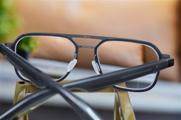 30.9克超轻设计!界环AI音频眼镜图赏插图3 30.9克超轻设计!界环AI音频眼镜图赏