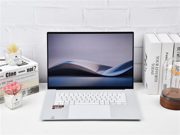 28W功耗跑出竞品近90W性能！华硕灵耀16 Air上手