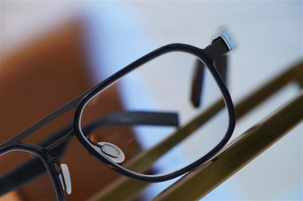 30.9克超轻设计!界环AI音频眼镜图赏插图12 30.9克超轻设计!界环AI音频眼镜图赏