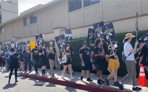 好莱坞再次爆发大罢工！配音演员抗议：AI正在抢走我们的工作
